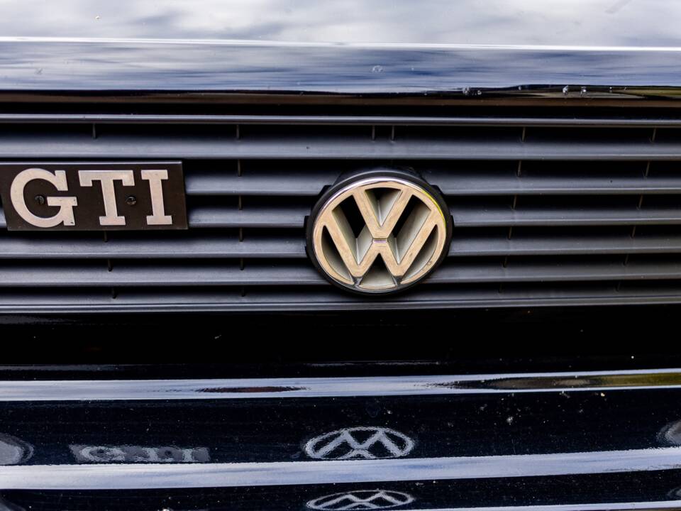 Afbeelding 24/46 van Volkswagen Golf I GTI 1.6 (1993)