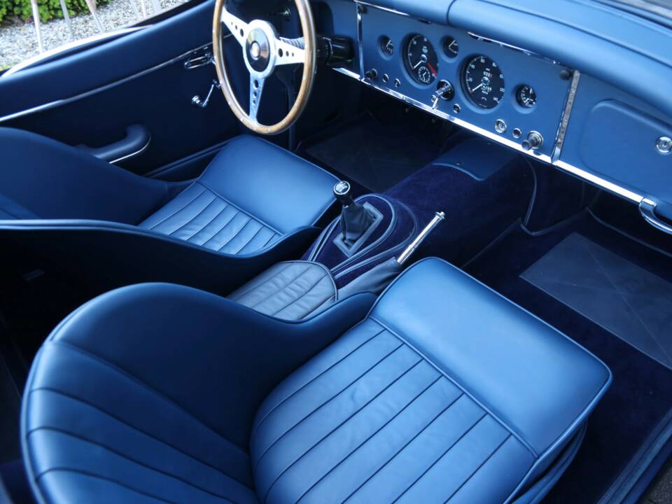 Afbeelding 7/50 van Jaguar XK 150 3.4 S OTS (1958)
