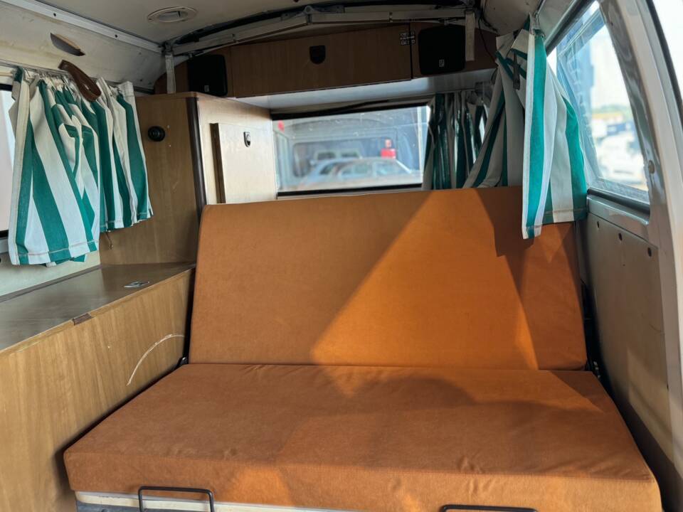 Afbeelding 18/41 van Volkswagen T2b Camper (1981)