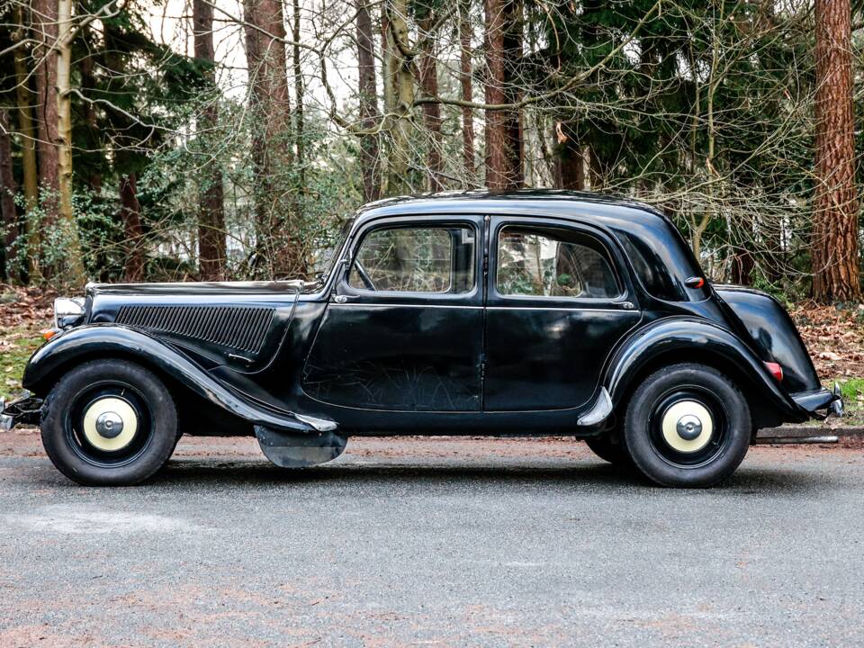 Immagine 2/37 di Citroën Traction Avant 11 BL (1955)