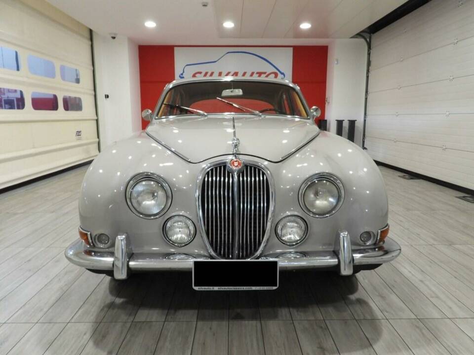 Immagine 2/15 di Jaguar S-Type 3.4 (1967)