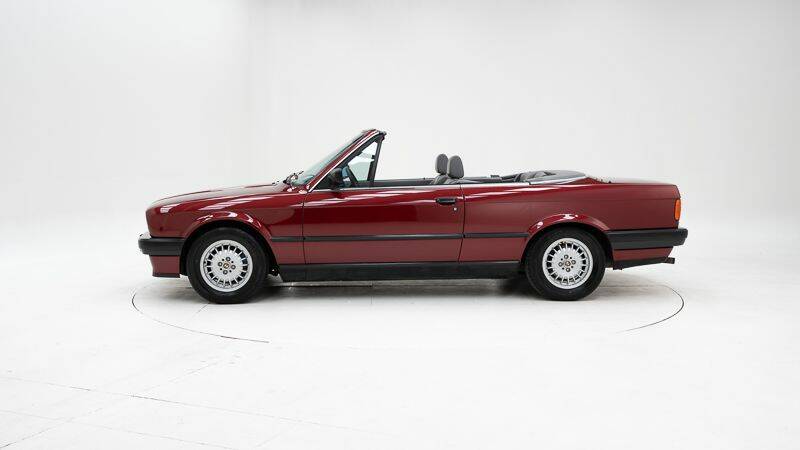 Bild 8/15 von BMW 318i (1992)