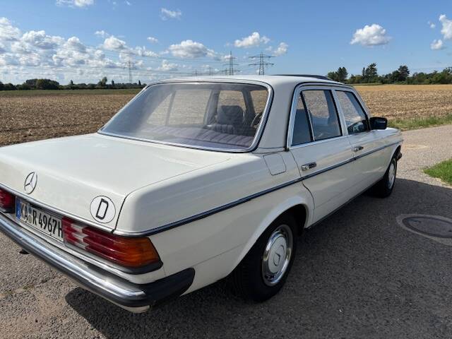 Bild 6/6 von Mercedes-Benz 200 D (1980)