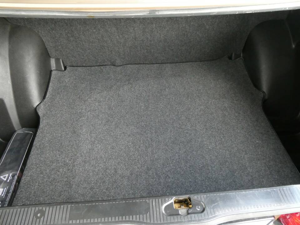 Image 16/19 of Mercedes-Benz 200 (1983)