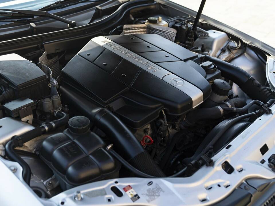 Image 44/50 de Mercedes-Benz SLK 320 (2001)