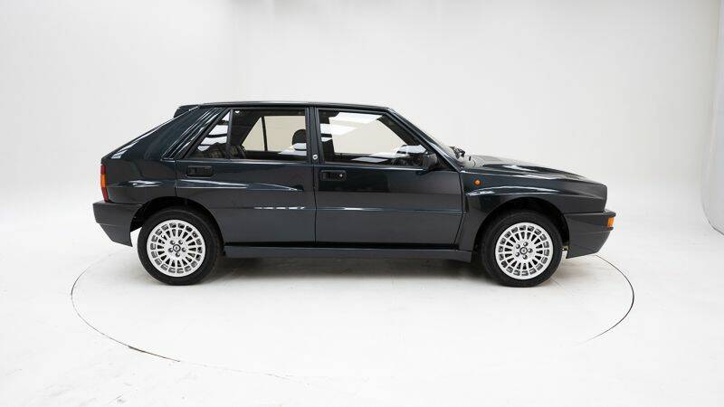 Image 9/15 de Lancia Delta HF Integrale 16V (1992)