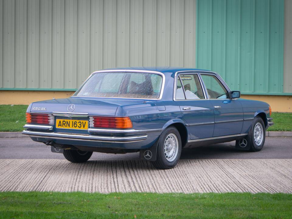 Immagine 6/31 di Mercedes-Benz 280 SE (1980)