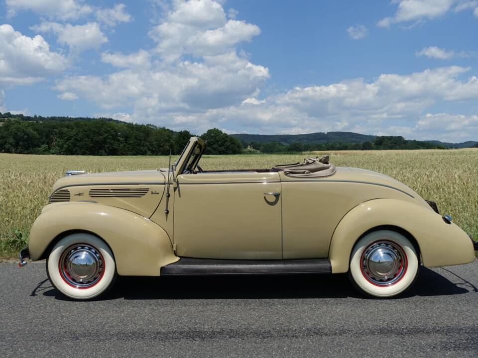 Immagine 6/44 di Ford V8 (1938)