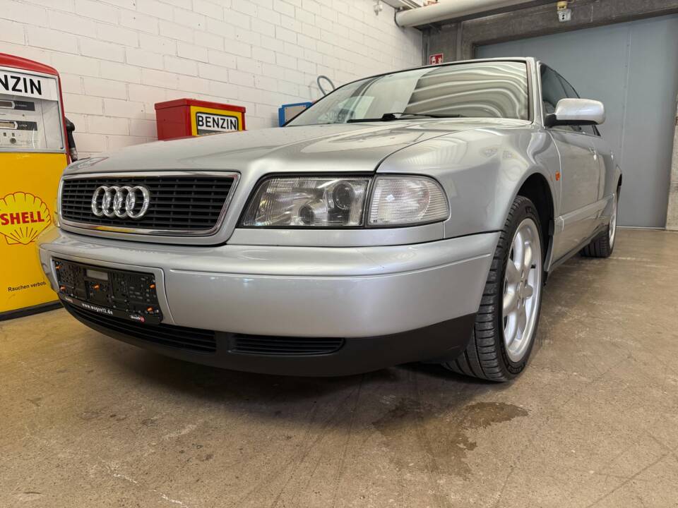 Immagine 2/17 di Audi A8 3.7 (1995)