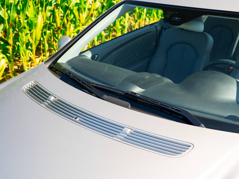 Image 16/49 of Mercedes-Benz CLK 280 (2006)