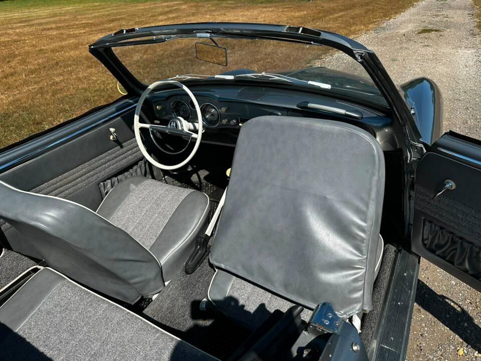 Image 42/48 of Volkswagen Karmann Ghia 1200 (1958)