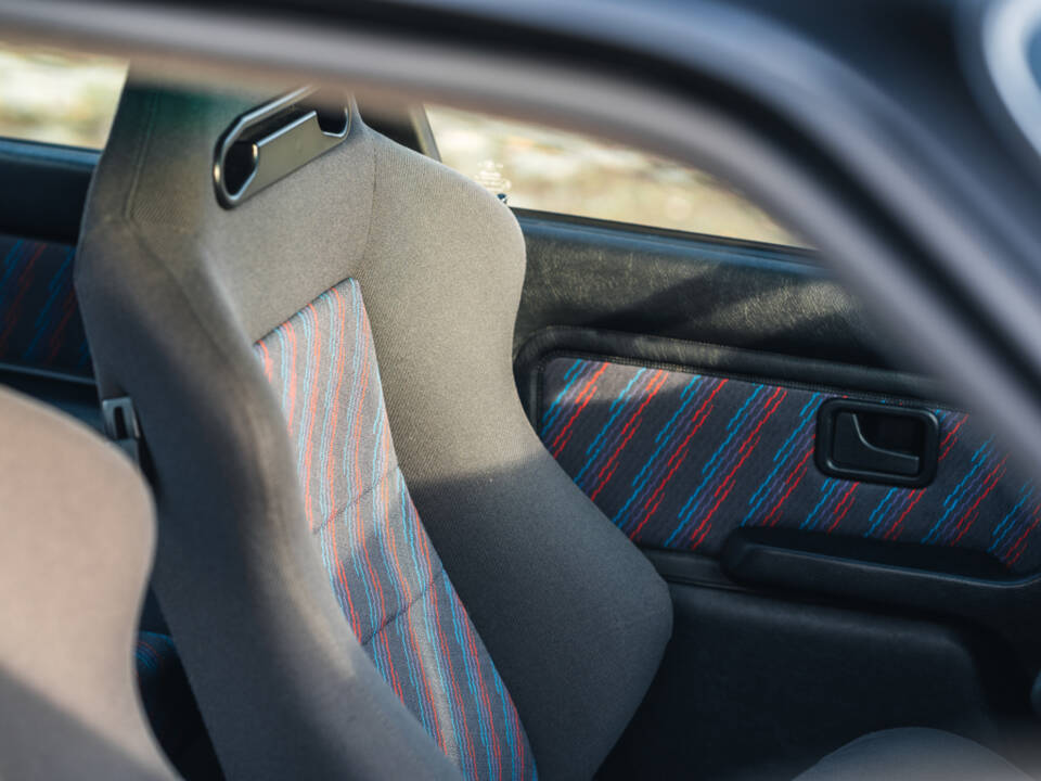 Image 11/50 of BMW M3 Sport Evo (1990)