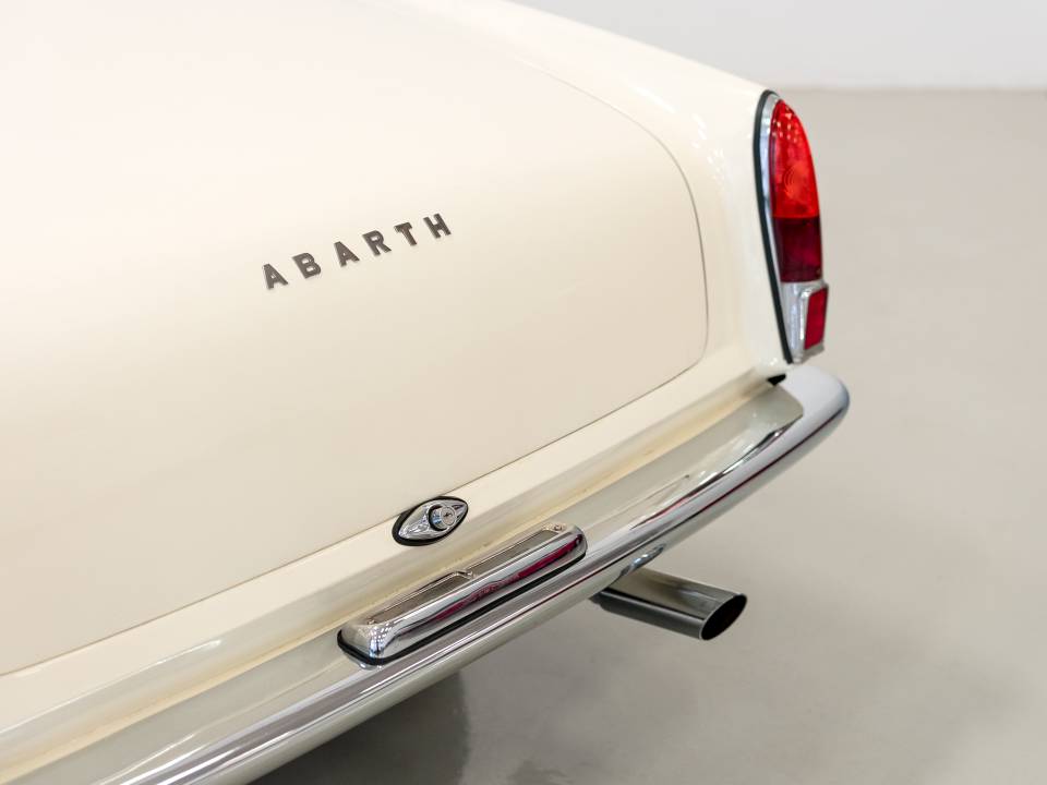 Image 24/43 of Abarth 1600 Spider Allemano (1959)
