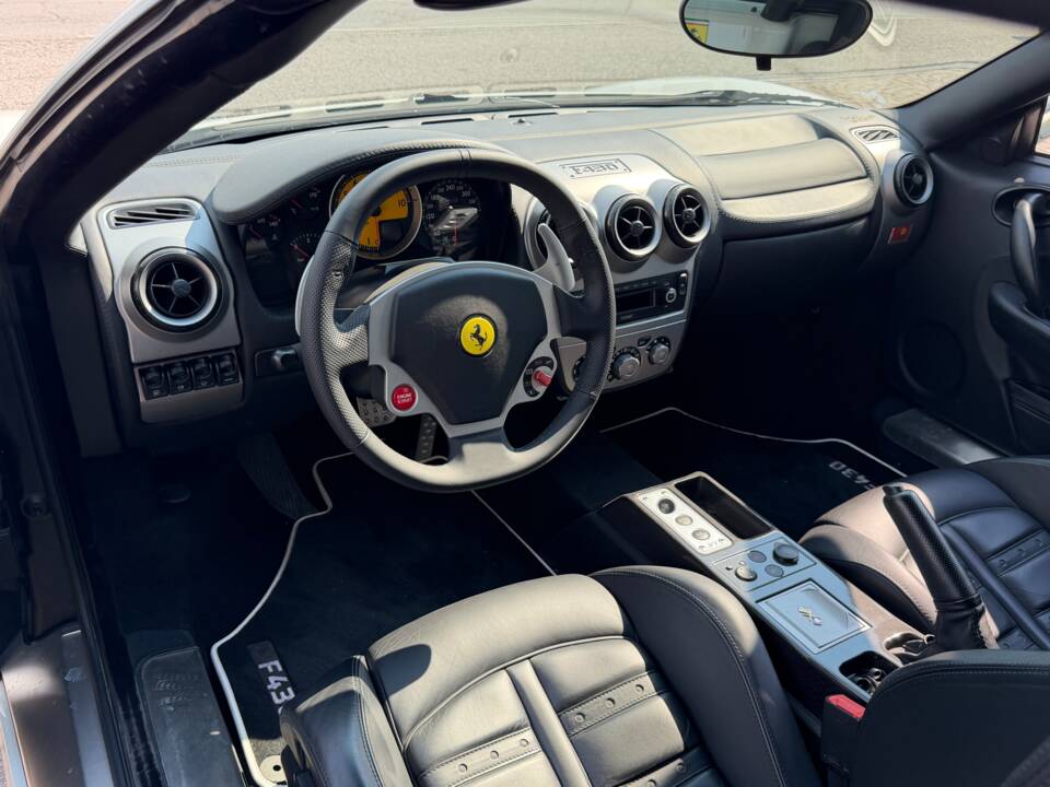 Bild 22/31 von Ferrari F 430 Spider (2007)