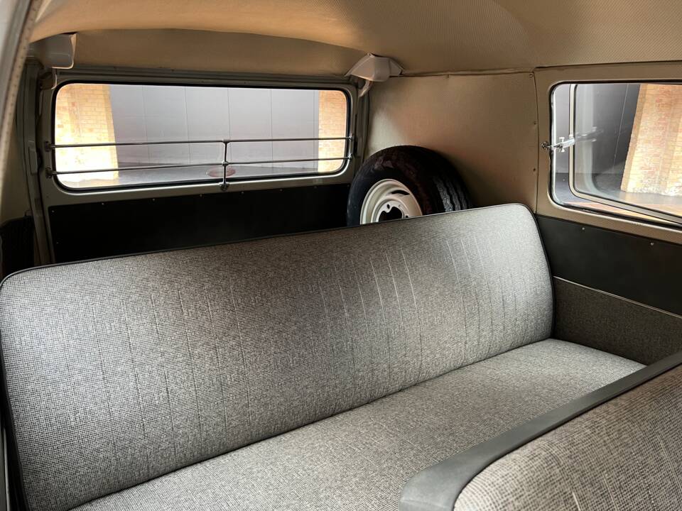 Image 28/36 of Volkswagen T1 minibus (1963)