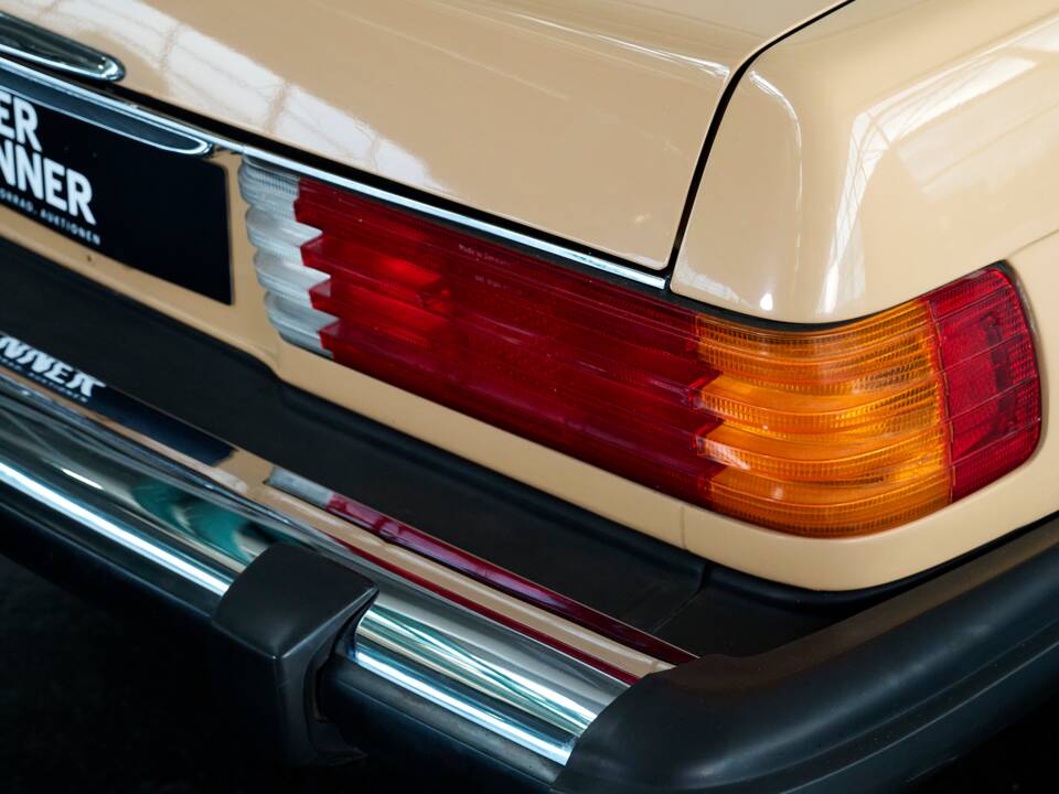 Bild 21/50 von Mercedes-Benz 450 SLC (1977)