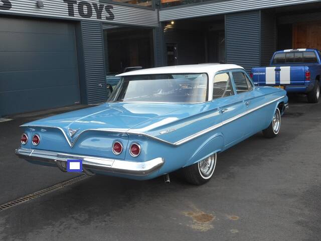 Image 6/25 of Chevrolet Bel Air Sedan (1962)