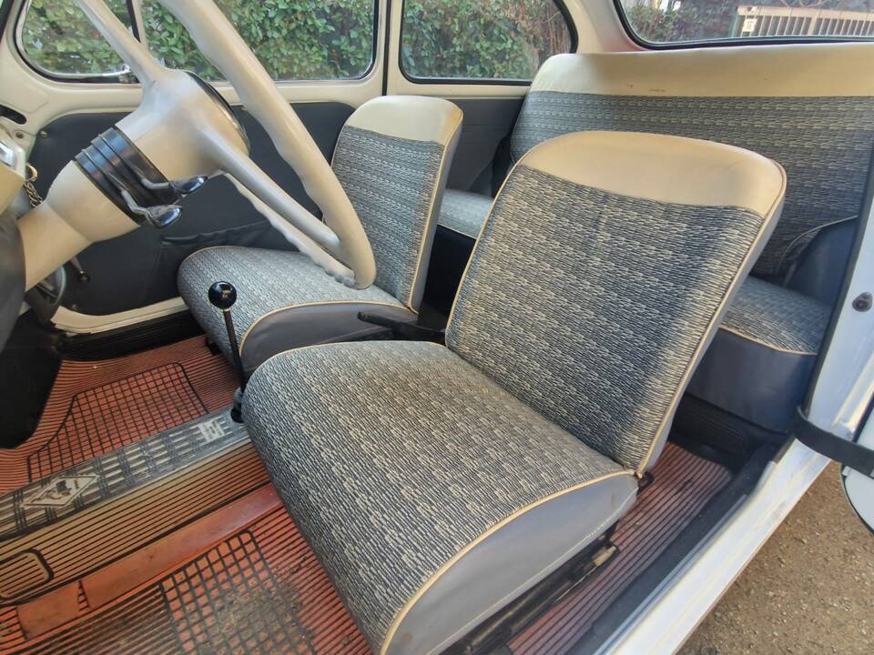 Image 13/15 of FIAT 600 D (1962)