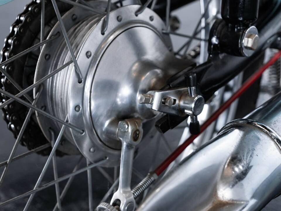 Image 32/50 of Bianchi 125 (1958)