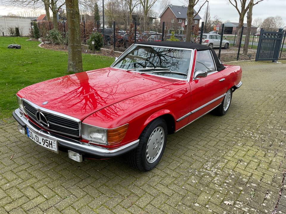 Image 3/44 de Mercedes-Benz 350 SL (1974)