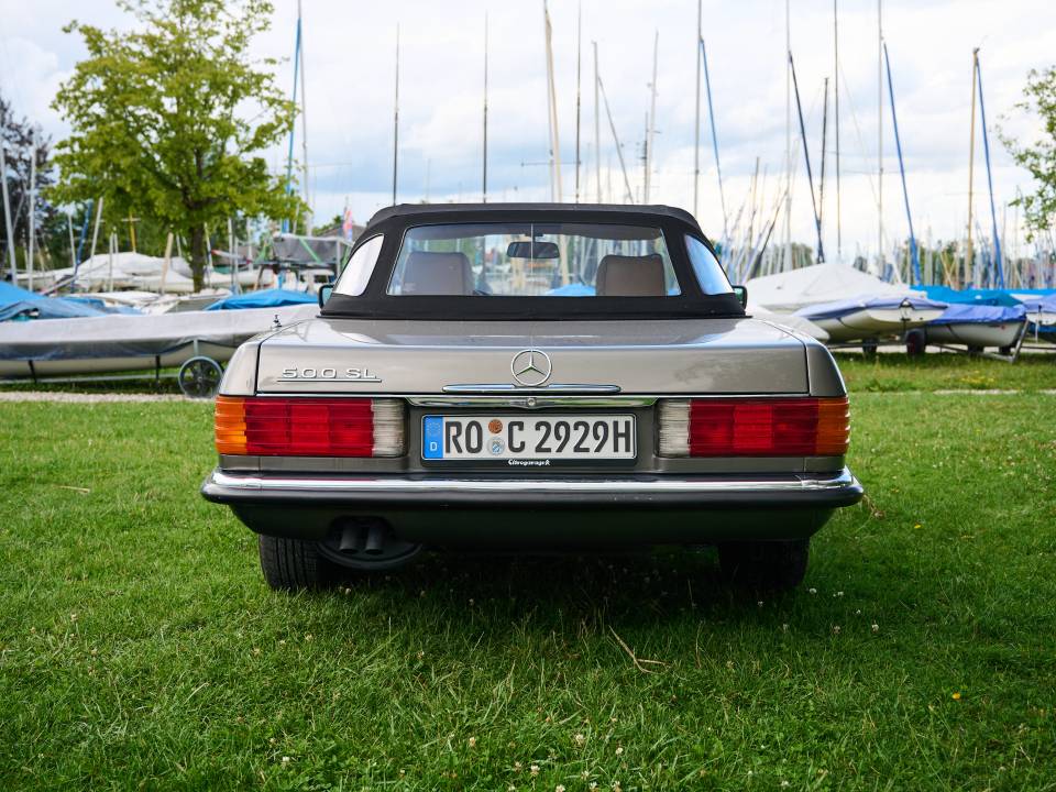 Image 6/17 de Mercedes-Benz 500 SL (1982)