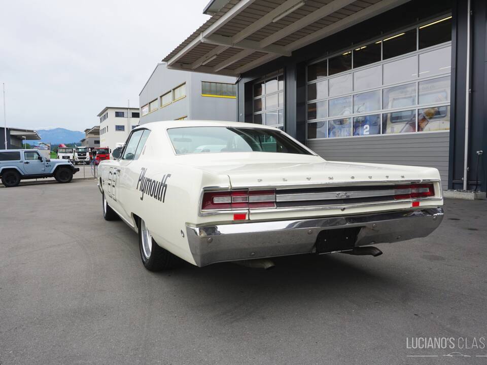 Image 6/65 de Plymouth Sport Fury (1968)