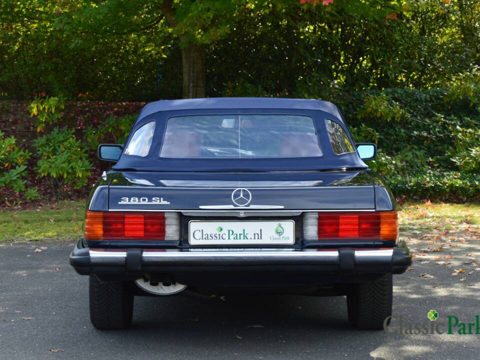 Image 21/50 de Mercedes-Benz 380 SL (1982)