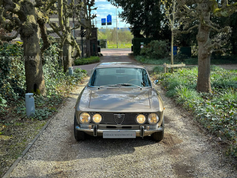 Bild 5/97 von Alfa Romeo 2000 GT Veloce (1971)