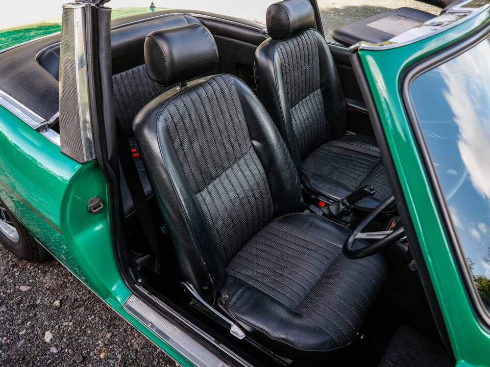 Image 33/38 of Triumph Stag (1977)