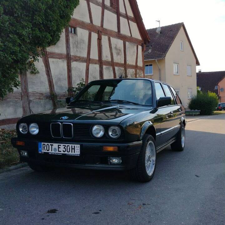 Image 1/21 of BMW 325i Touring (1989)