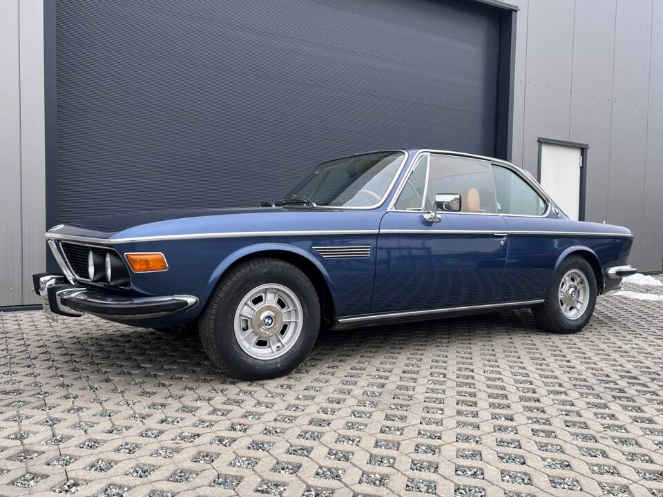 Image 2/28 of BMW 3.0 CS (1975)