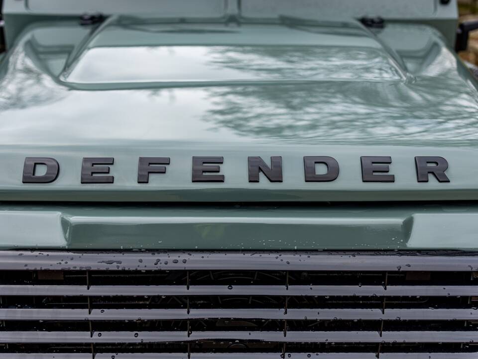 Bild 31/45 von Land Rover Defender 110 (2015)