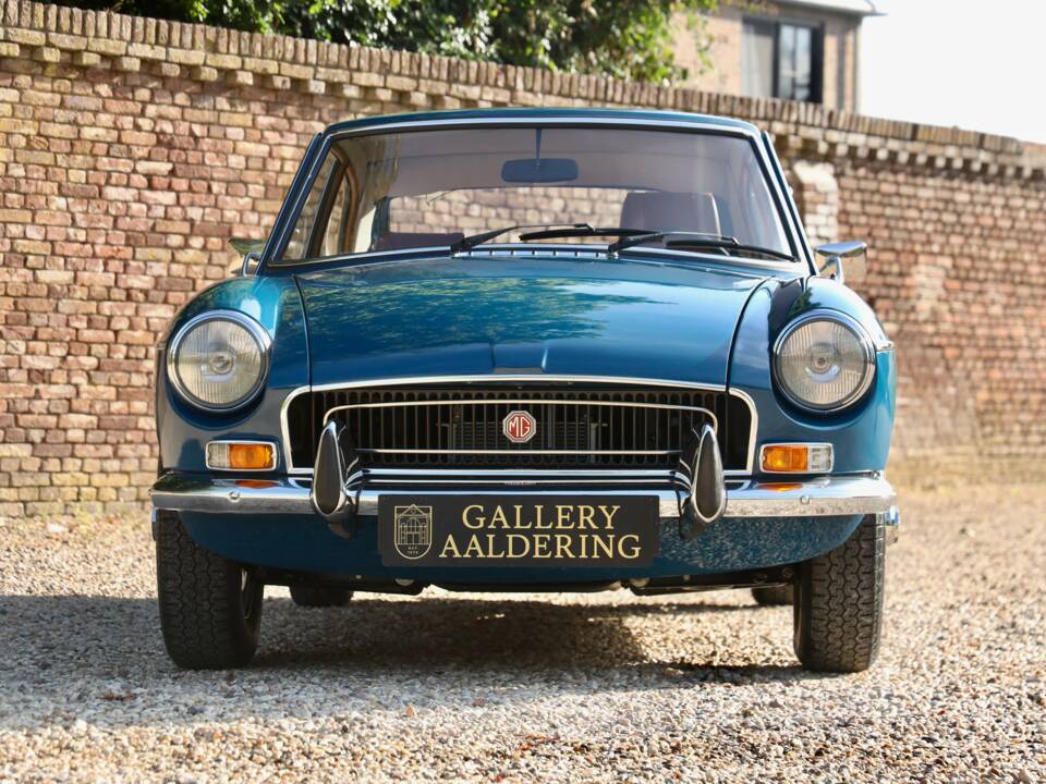 Immagine 5/50 di MG MGB GT (1971)