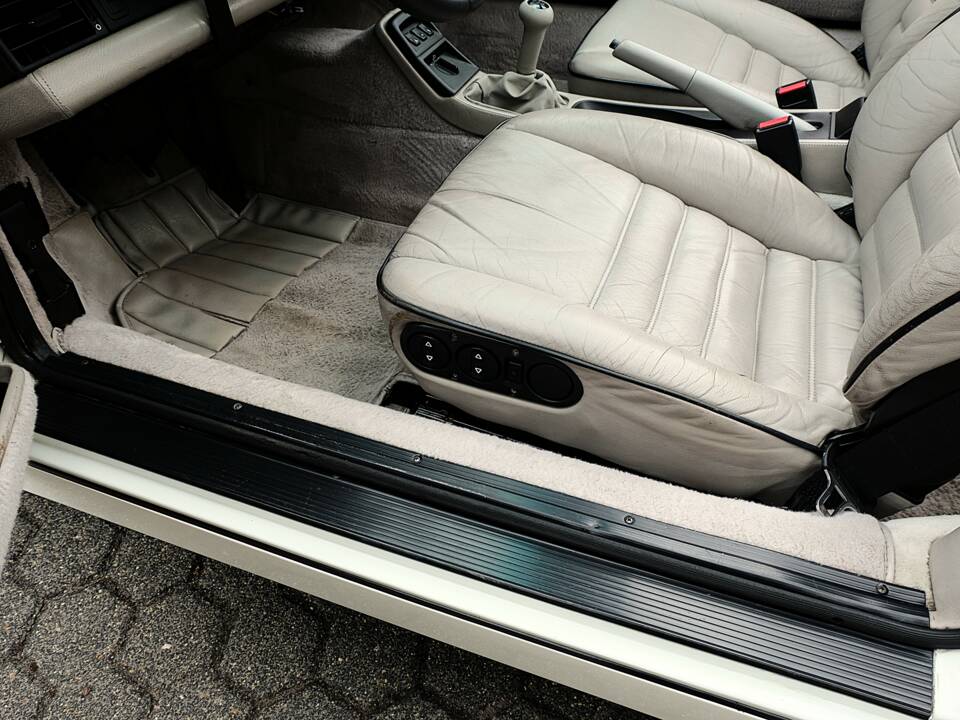 Afbeelding 34/59 van Porsche 911 Carrera 2 (1991)