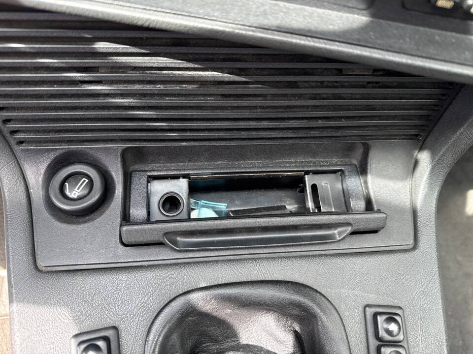 Image 27/79 of BMW M 635 CSi (1989)