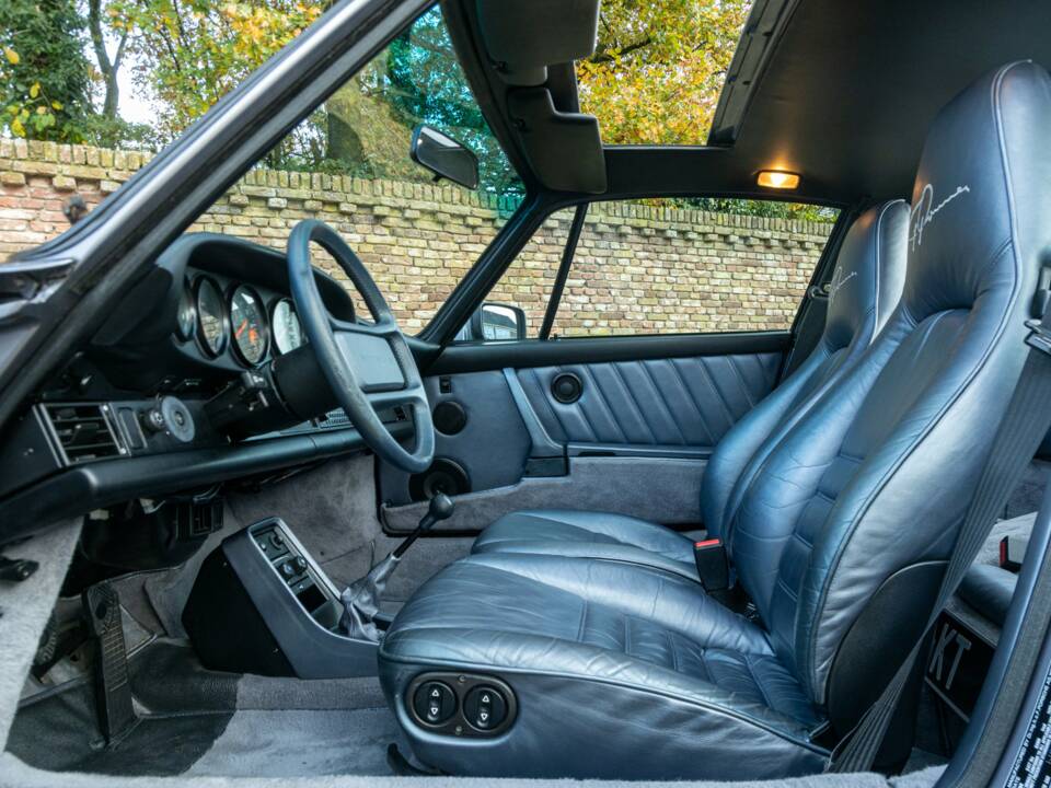 Immagine 34/50 di Porsche 911 Carrera 3.2 "25 years 911" (1988)