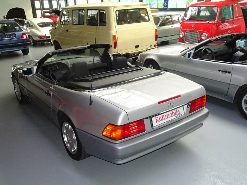 Image 4/25 of Mercedes-Benz SL 280 (1995)