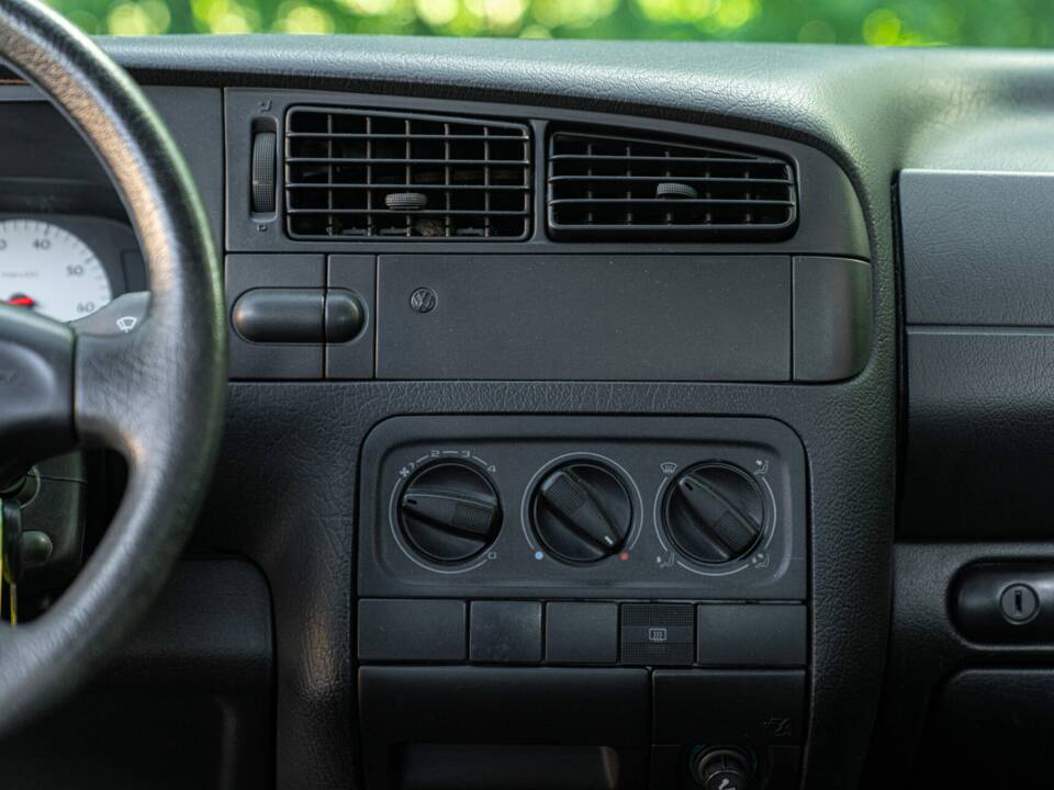 Obraz 23/37 pojazdu Volkswagen Golf III 1.6 (1997)