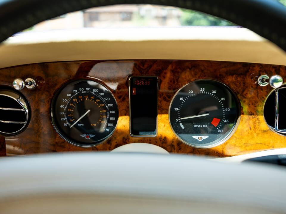 Image 14/46 of Bentley Azure (1997)