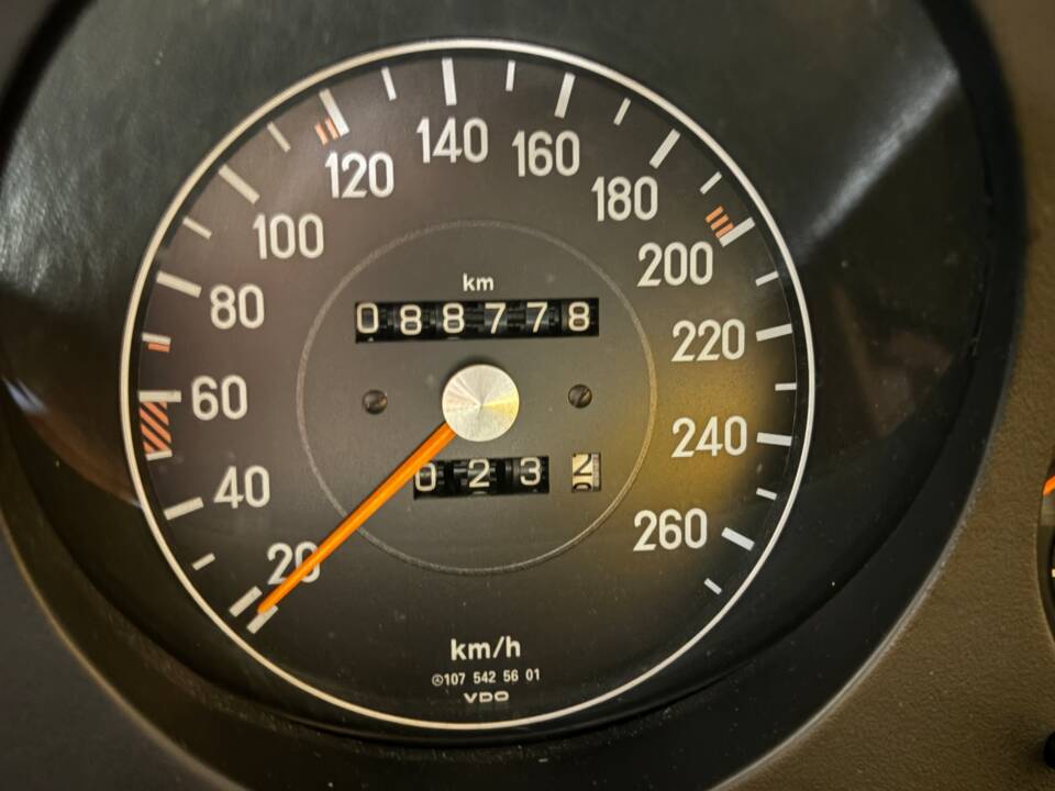 Image 21/27 de Mercedes-Benz 560 SL (1988)