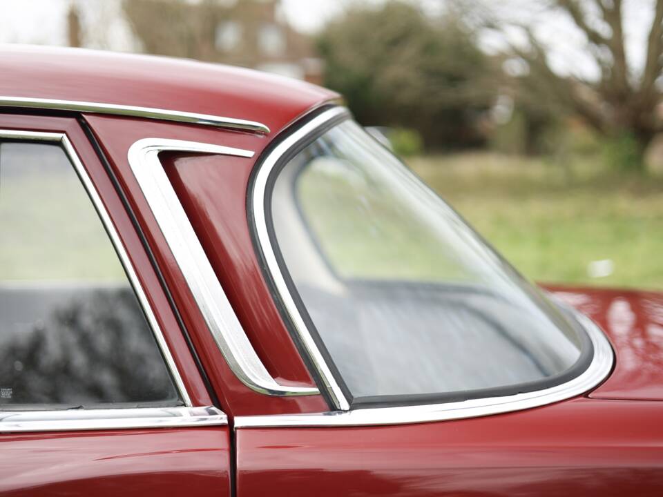 Image 13/50 of Mercedes-Benz 220 (1967)