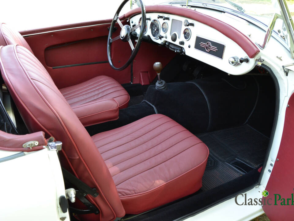 Image 35/50 of MG MGA 1600 (1960)