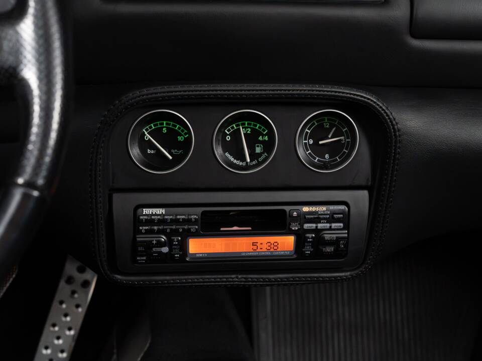 Image 36/37 of Ferrari F 355 F1 GTS (1997)