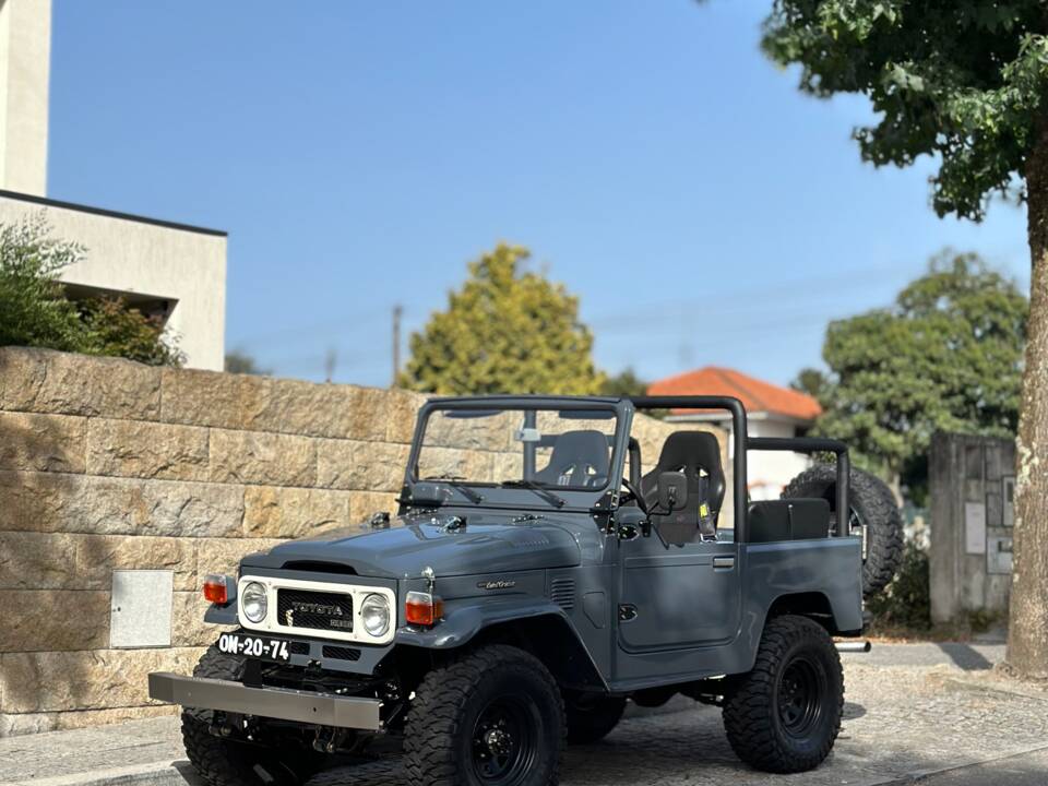 Image 11/50 of Toyota Land Cruiser BJ 40 (1981)
