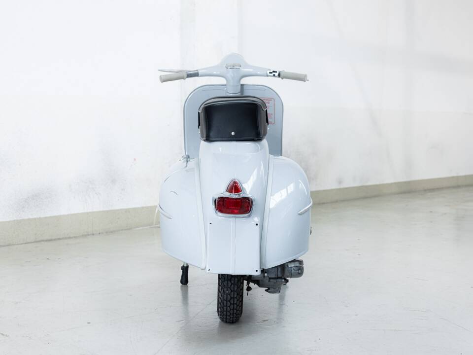 Image 7/21 of Piaggio Vespa 125 (1964)