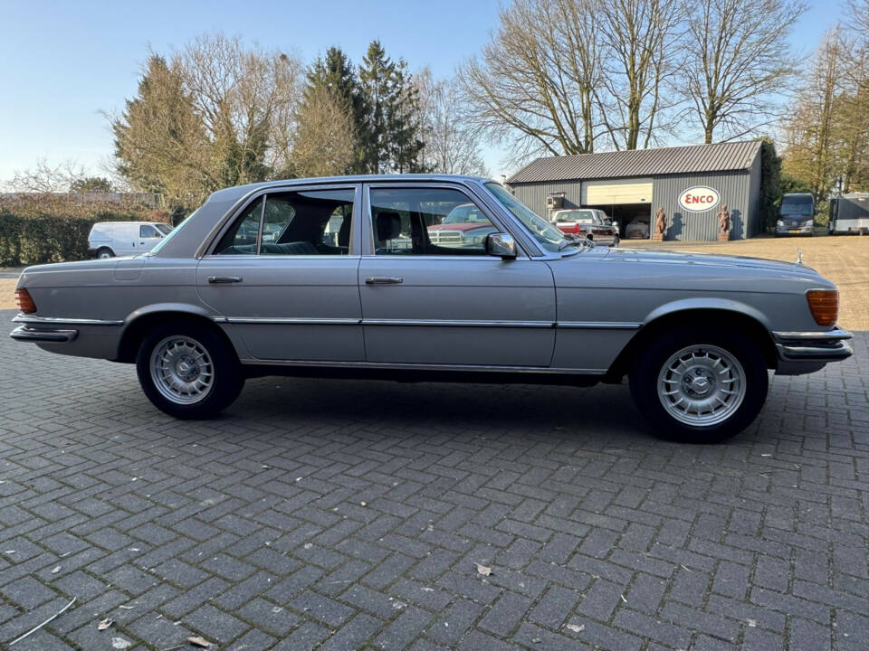 Image 4/22 of Mercedes-Benz 450 SE (1977)