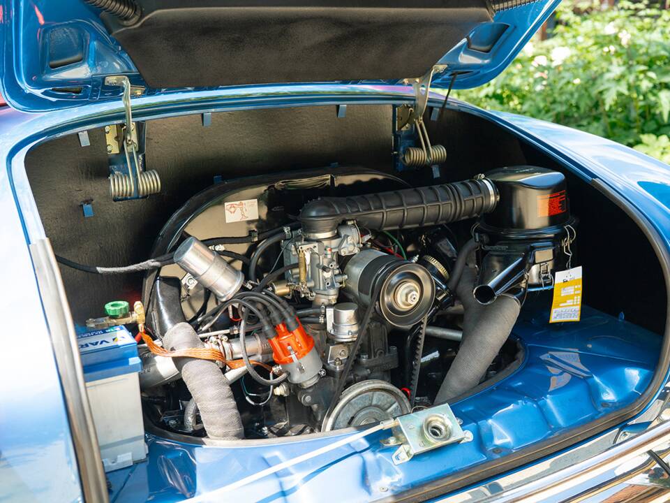 Image 30/36 of Volkswagen Karmann Ghia 1600 (1970)