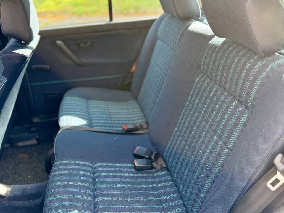 Image 11/17 of Volkswagen Golf Mk II 1.8 (1990)