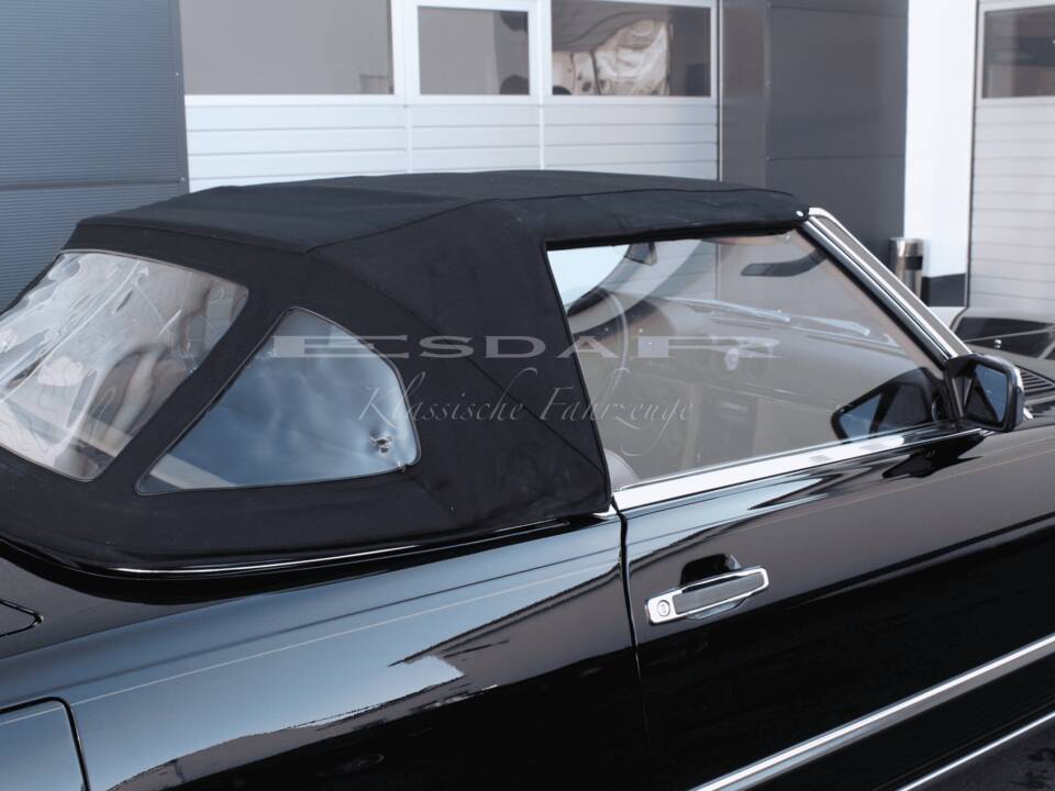 Image 11/23 of Mercedes-Benz 560 SL (1989)