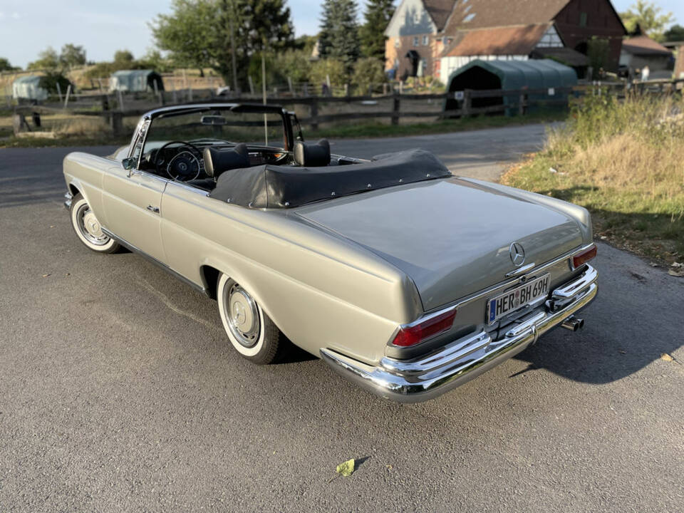 Bild 4/7 von Mercedes-Benz 280 SE (1969)